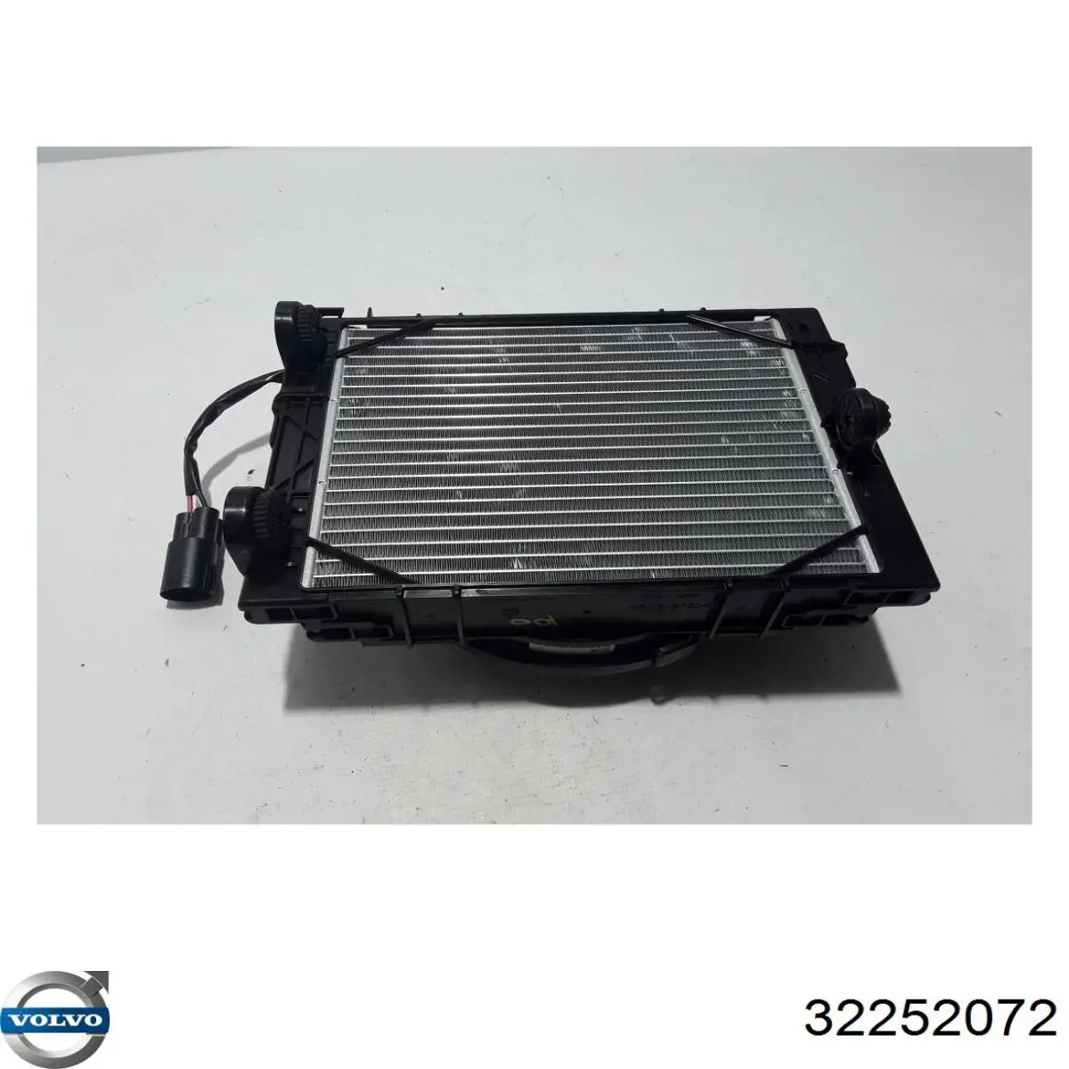 Радиатор охлаждения двигателя дополнительный Volvo 32252072 цена, от 506.76 USD