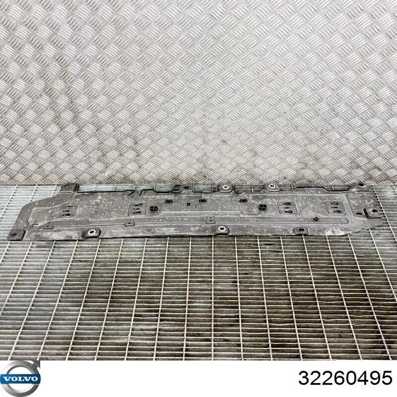 Защита днища правая Volvo 32260495 цена, от 16.85 USD