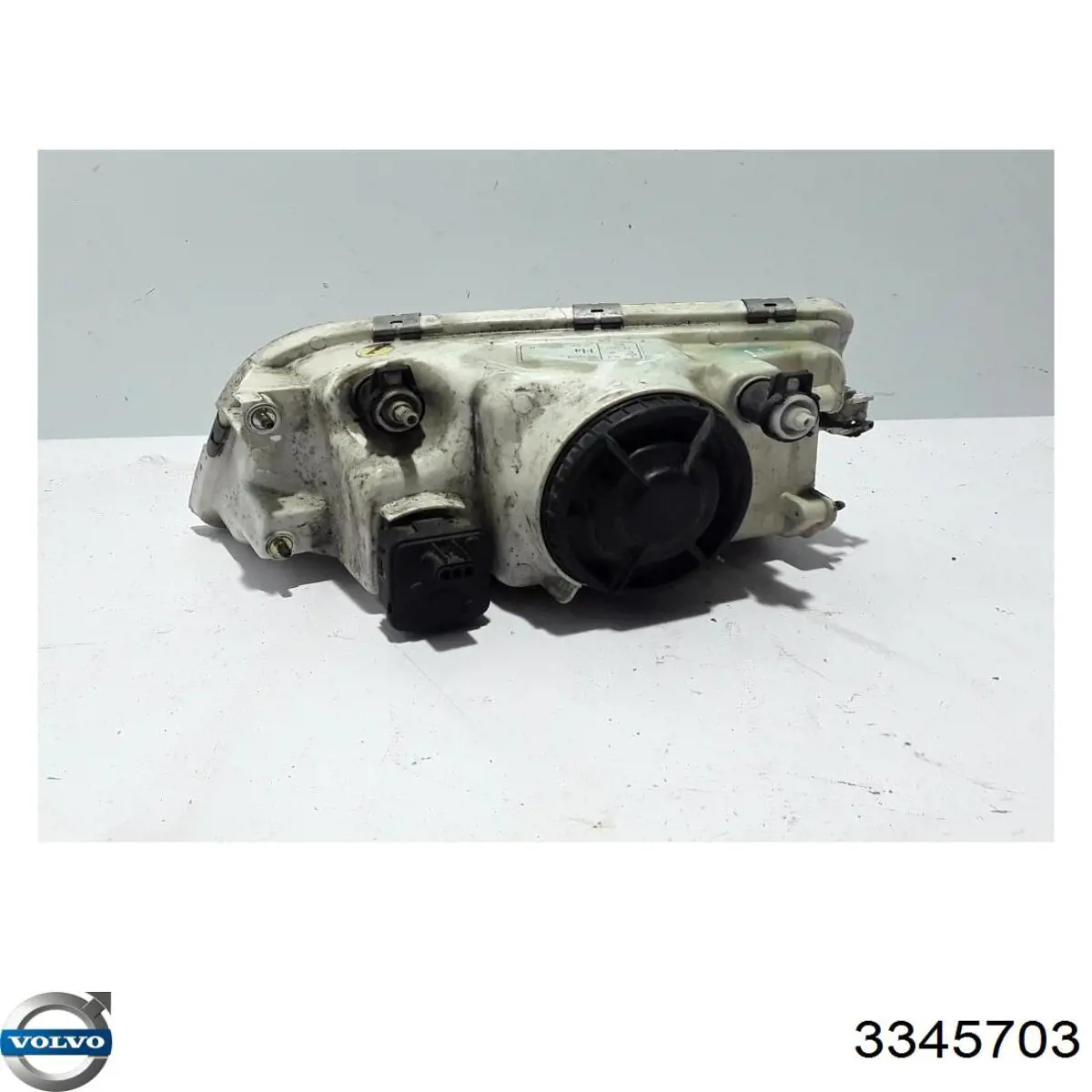 Правая блок фара Volvo 3345703 цена, от 80.65 USD
