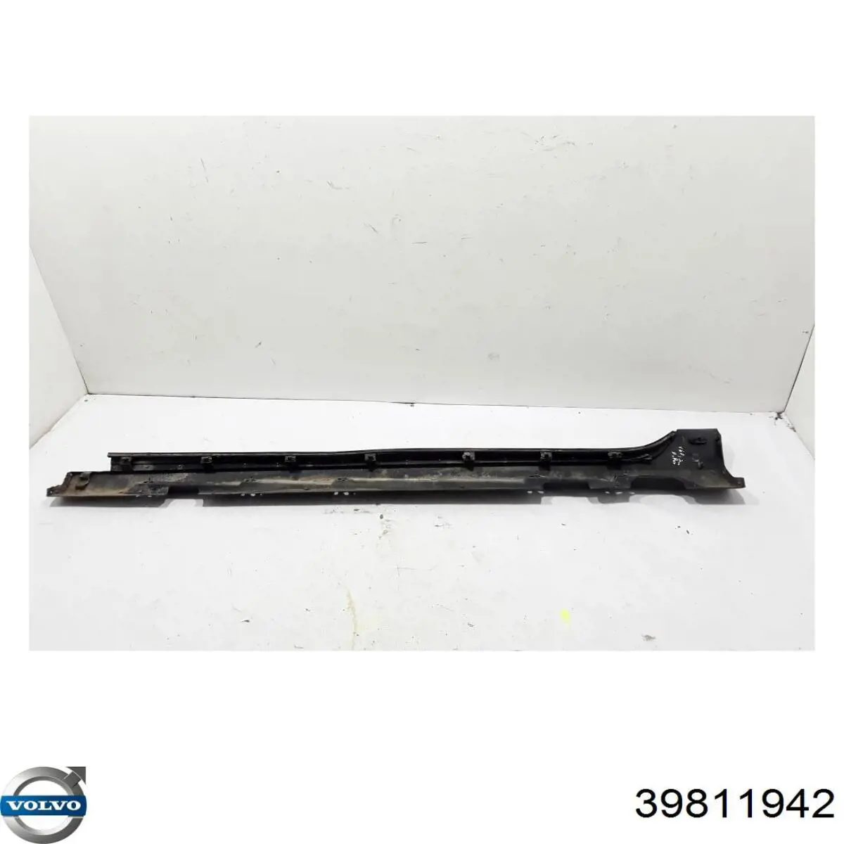 32270137 Volvo 