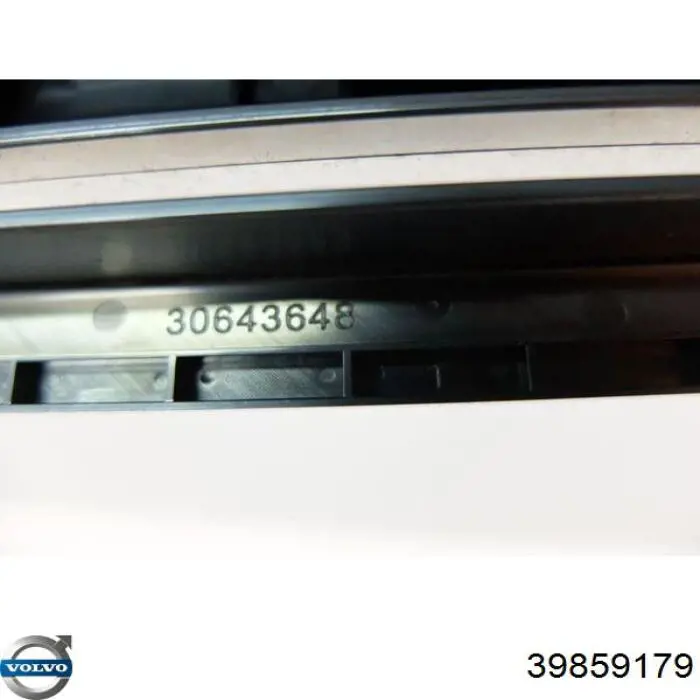 Накладка декоративная центральной консоли 39997240 Volvo