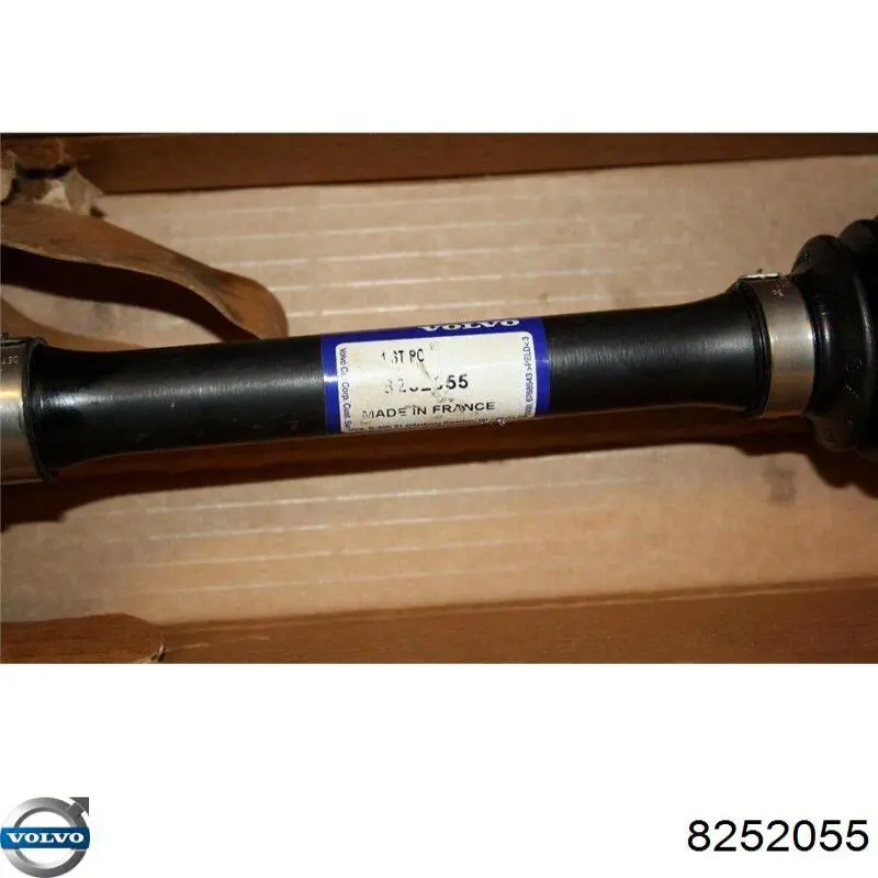 Правая полуось 8252051 Volvo