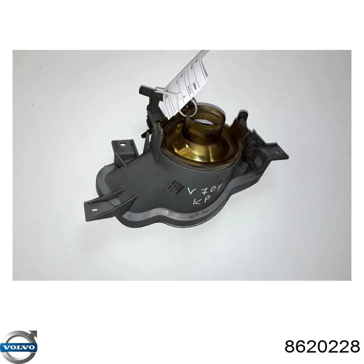 Фара противотуманная левая 8620228 Volvo