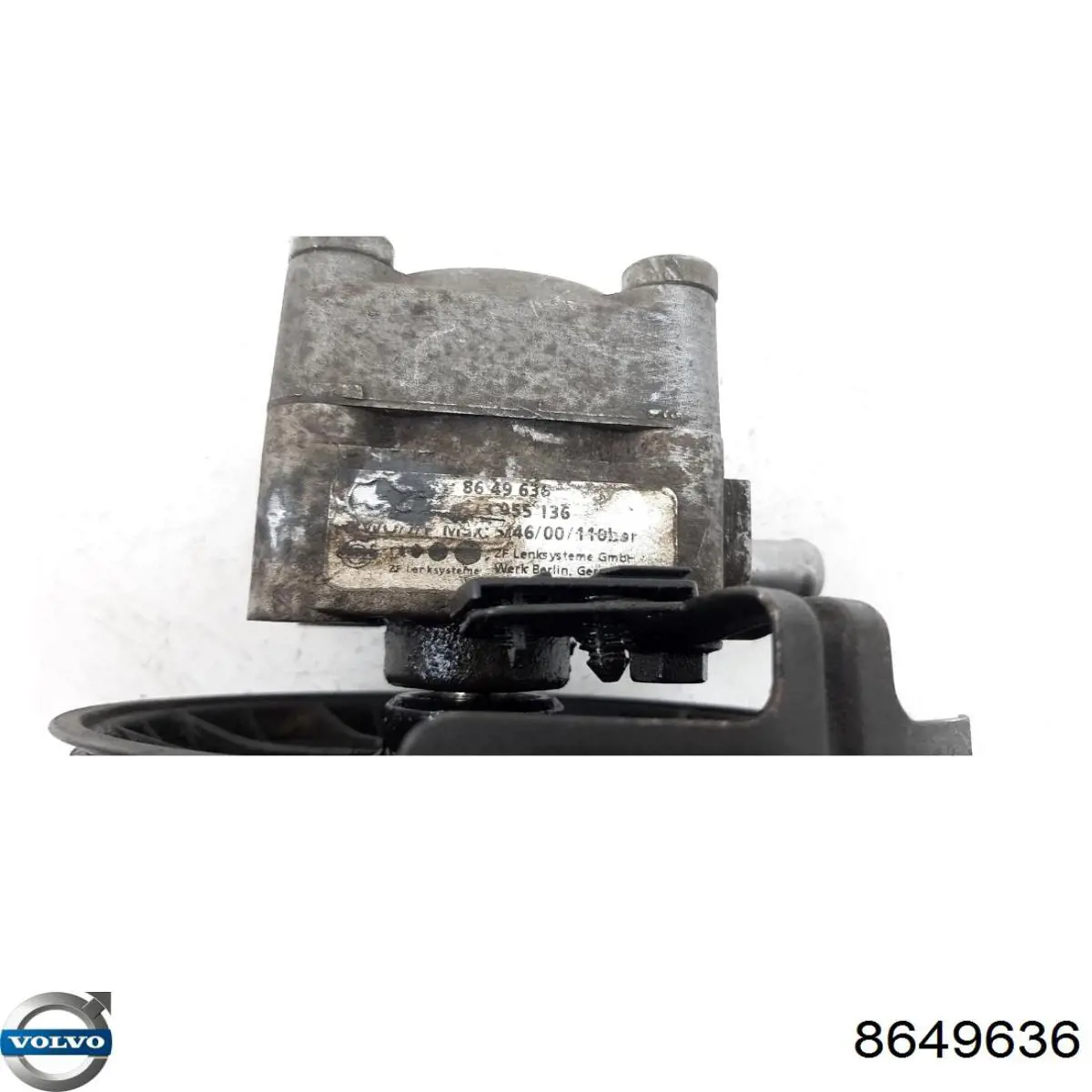 Насос гидроусилителя руля Volvo 8649636