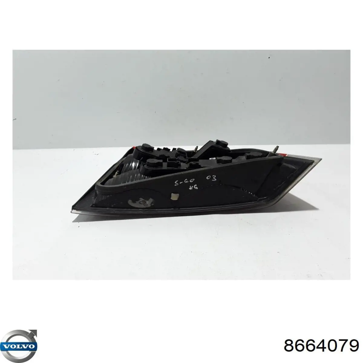 Задняя левая фара Volvo 8664079 цена, от 67.15 USD