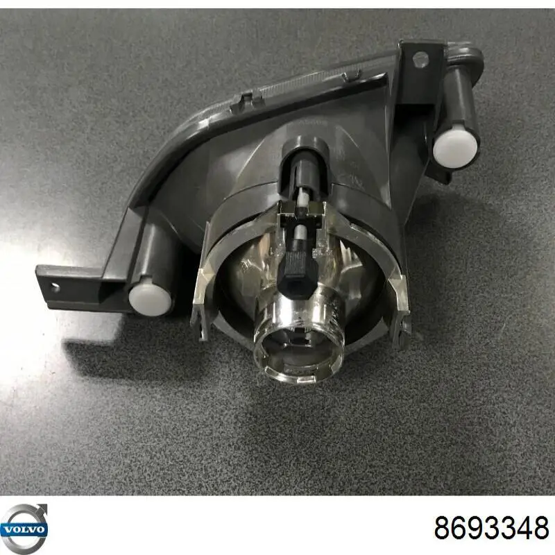 8693348 Volvo Противотуманка правая