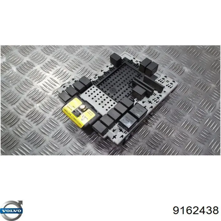 Блок предохранителей 9162438 Volvo
