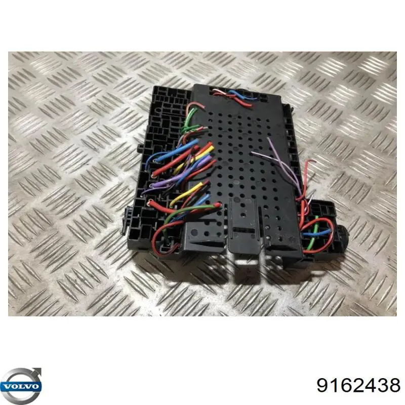 Монтажный блок Volvo 9162438