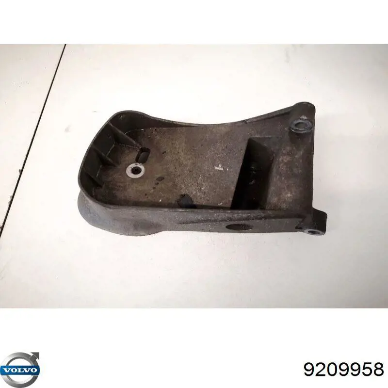  Volvo 8250421 цена, от 25.34 USD