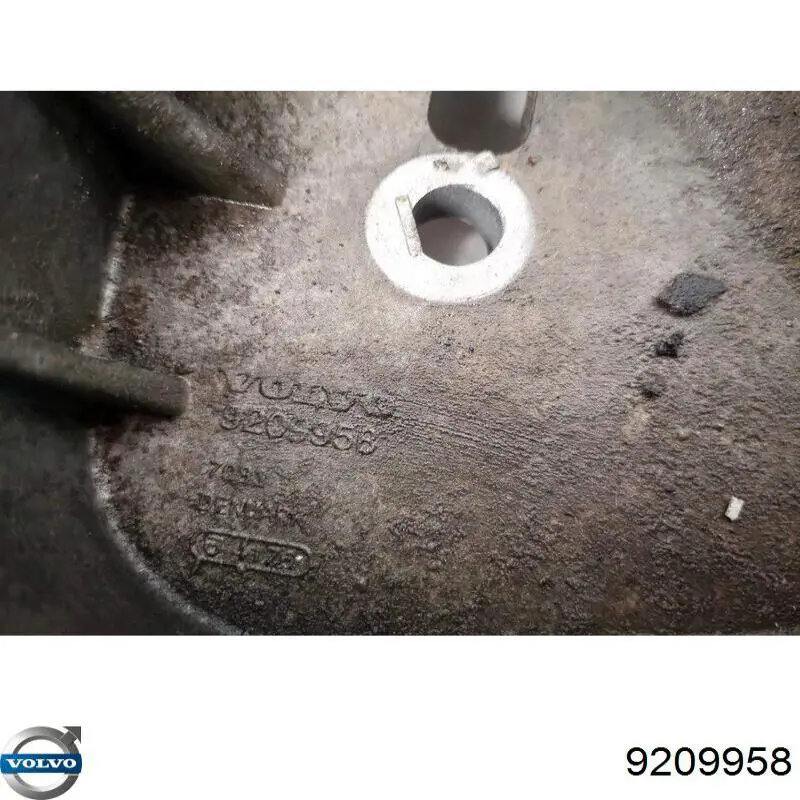 Купить 8250421 Volvo 