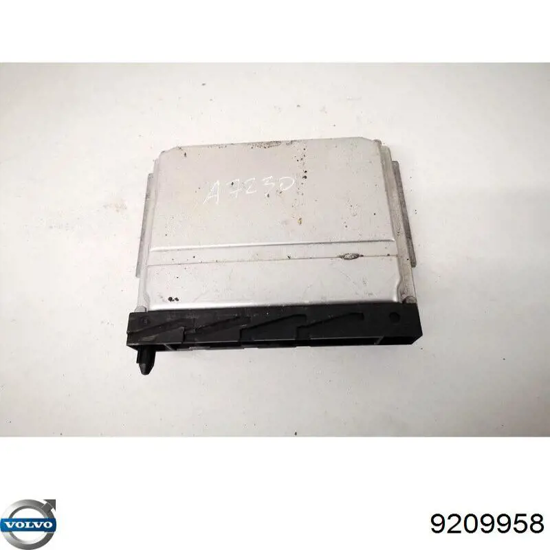 8250421 Volvo 
