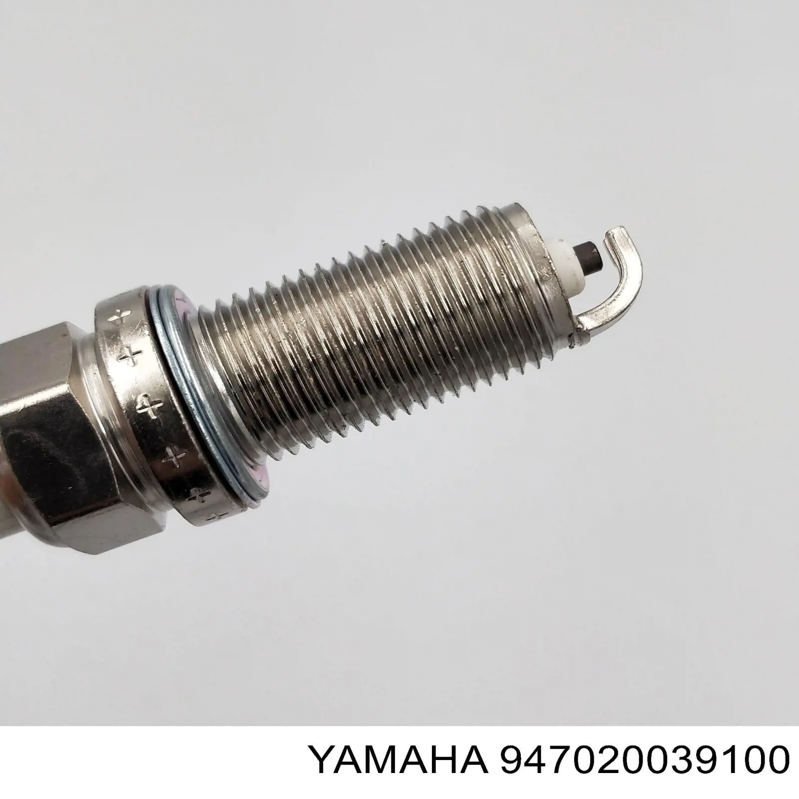 Свечи зажигания 947020039100 Yamaha