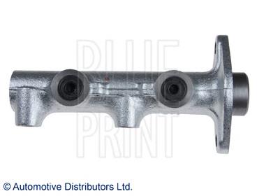 Cilindro mestre do freio Nissan Patrol W260