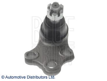 545002S685 Nissan braço oscilante inferior direito de suspensão dianteira