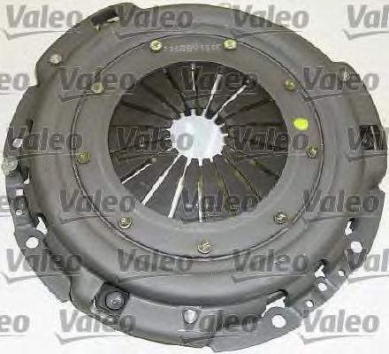 Купить 826560 VALEO Комплект сцепления (диск, корзина, подшипник)