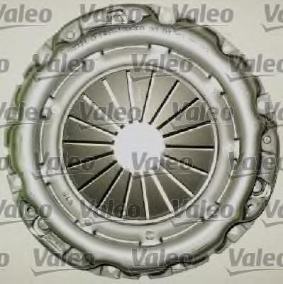 Купить 826233 VALEO Комплект сцепления (диск, корзина, подшипник)
