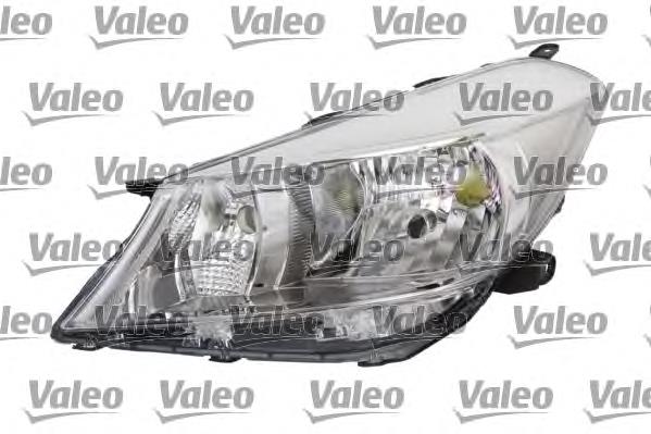 Правая блок фара Toyota 811300D470 цена, от 98.64 USD