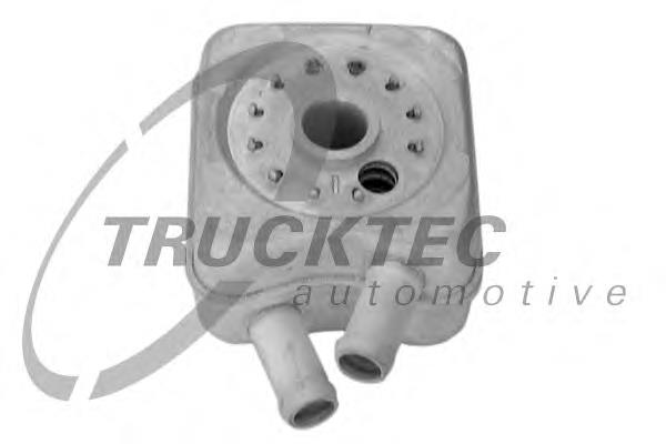 0718001 Trucktec радиатор масляный (холодильник, под фильтром)