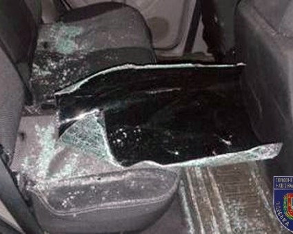 Одеська поліція розслідує обстріл автомобіля біля торгівельного центру