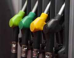 Сети АЗС продолжают поднимать цены на бензин и ДТ