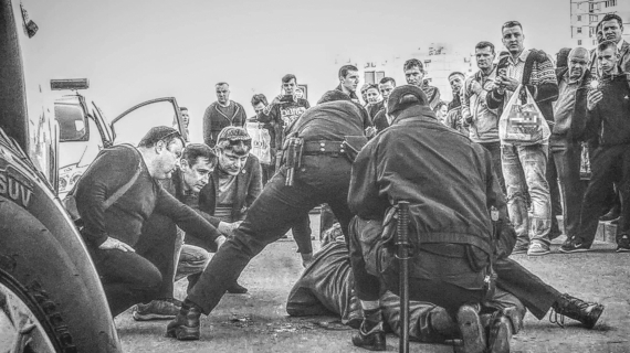 У Києві нетверезий озброєний олімпійський чемпіон вчинив опір патрульним