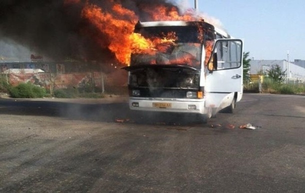 В Одесі на ходу згоріла маршрутка