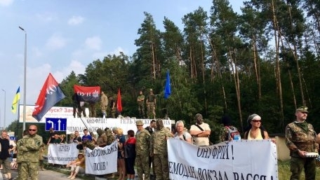 Учасники хресної ходи зможуть потрапити в Київ лише в автобусах – Аваков