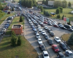 На кордоні з Польщею в чергах стоять 880 автомобілів