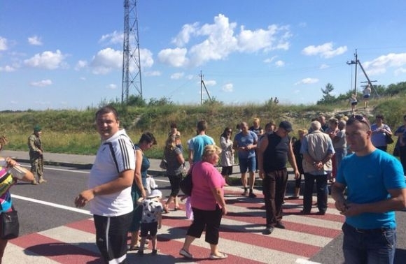 Поблизу пунктів пропуску з Польщею мітингувальники перекрили дорогу