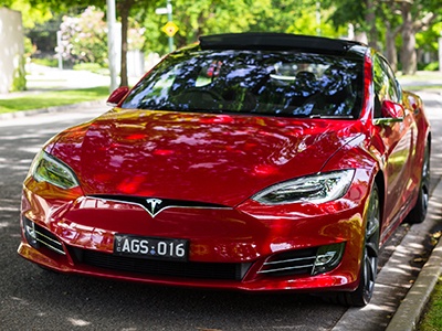 Tesla в Европе обставила немецкую тройку по продажам