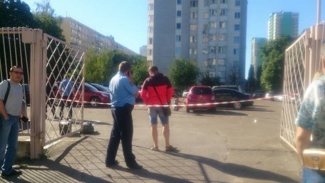 У Києві вибухнула граната на автостоянці пошкоджені 4 авто