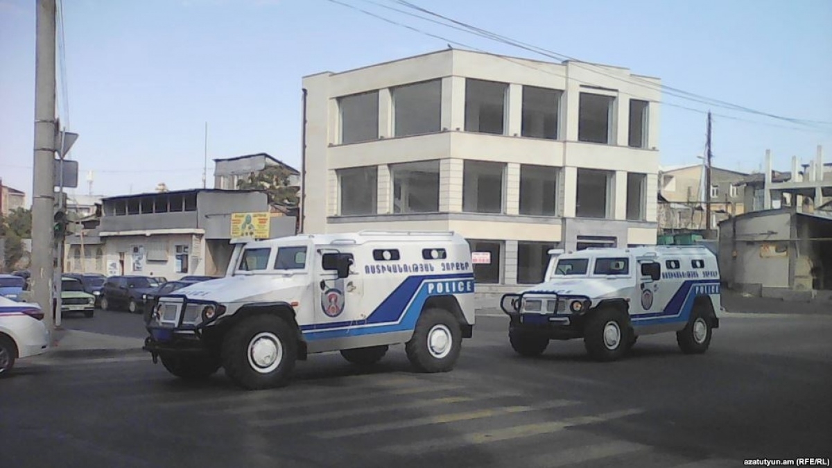 Захват здания полиции в Ереване. Фото Радио Свобода