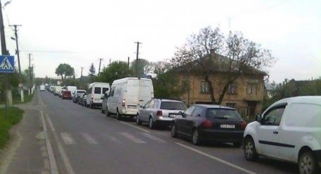 У пунктах пропуску на Львівщині утворилися великі автомобільні черги
