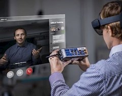 Skoda проводит тестирование VR-очков для автомехаников