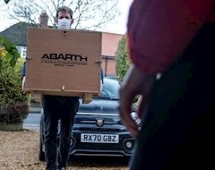 Abarth представил VR-сет для виртуального тест-драйва авто
