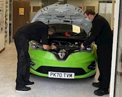 Autotech Training обучает ремонту электромобилей и гибридов