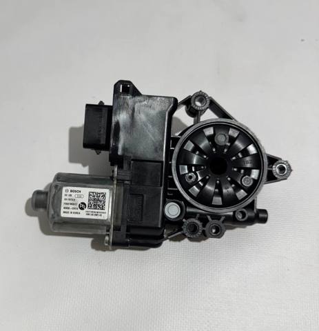 82450CV010 HYUNDAI Мотор стеклоподъемника двери передней левой купить в Николаев