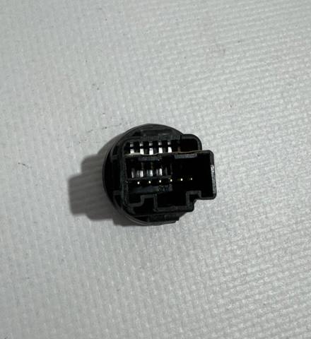 972A1S8200 Датчик освещения салона купить Тернополь