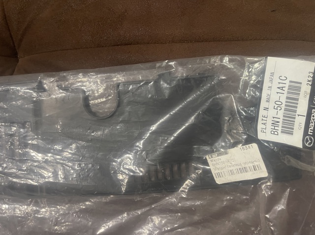 Защита замка капота BHN1501A1C MAZDA