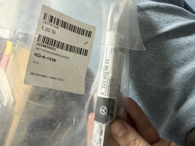 Направляющая переднего бампера A2228850021 MERCEDES