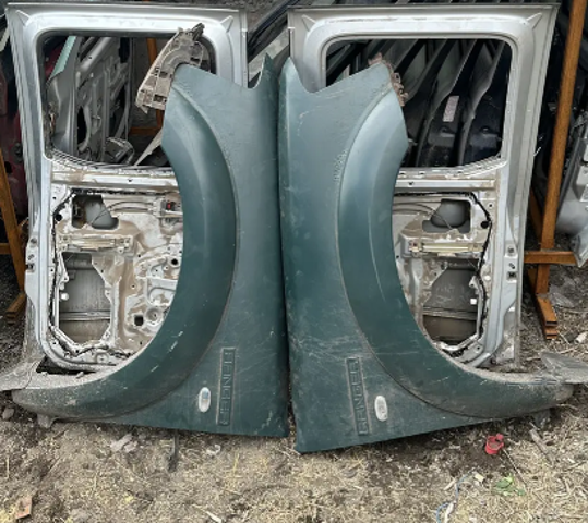 Переднее левое крыло 1450678 FORD