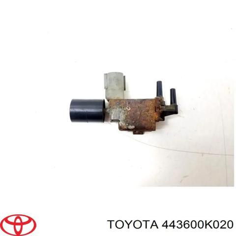 Бачок насоса гидроусилителя руля Toyota Hilux