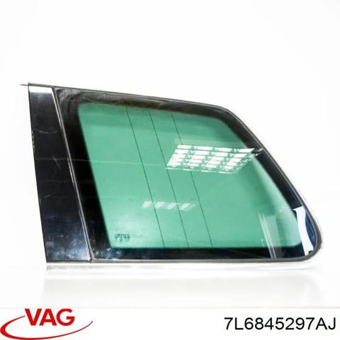 Стекло багажника, левое 7L6845297AJ VAG