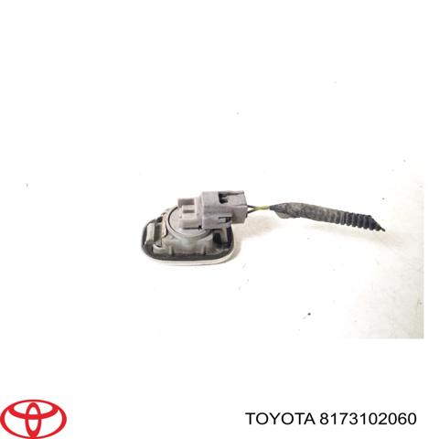 Повторитель поворота на крыле 8173102060 TOYOTA