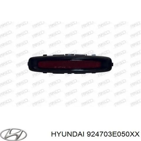 Катафот (отражатель) заднего бампера, левый 924703E050XX HYUNDAI