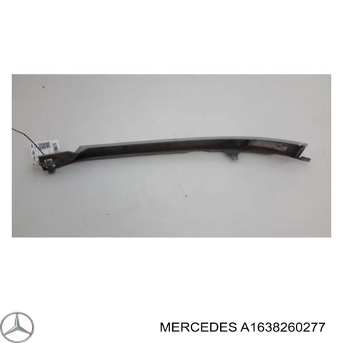 Ресничка (накладка) правой фары A1638260277 MERCEDES