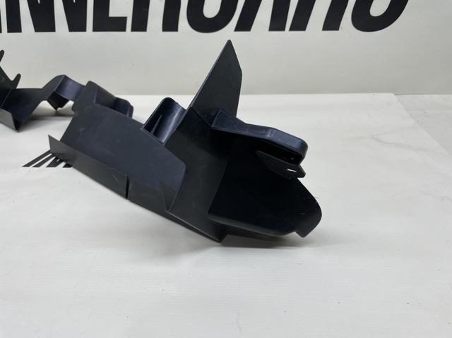 RENAULT 214761578R Верхний дефлектор радиатора в наличии Ужгород