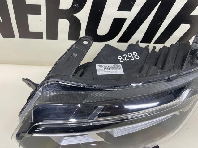 RENAULT 260605549R Левая фара в наличии Тернополь