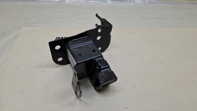 4L0807133A Кронштейн усилителя переднего бампера купить Кривой Рог