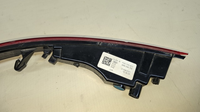 4M8945702 VAG Правый катафот заднего бампера купить в Харьков
